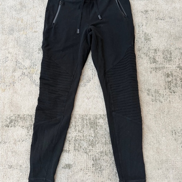 ALO Yoga Pants - ALO Yoga Women's Moto Black Ribbed Track Pants